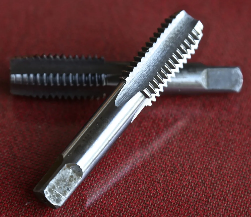 Free shipping 9SiCr steel 2PCS of Metric M20*2.5mm Manual straight Tap Screw Taps for manual