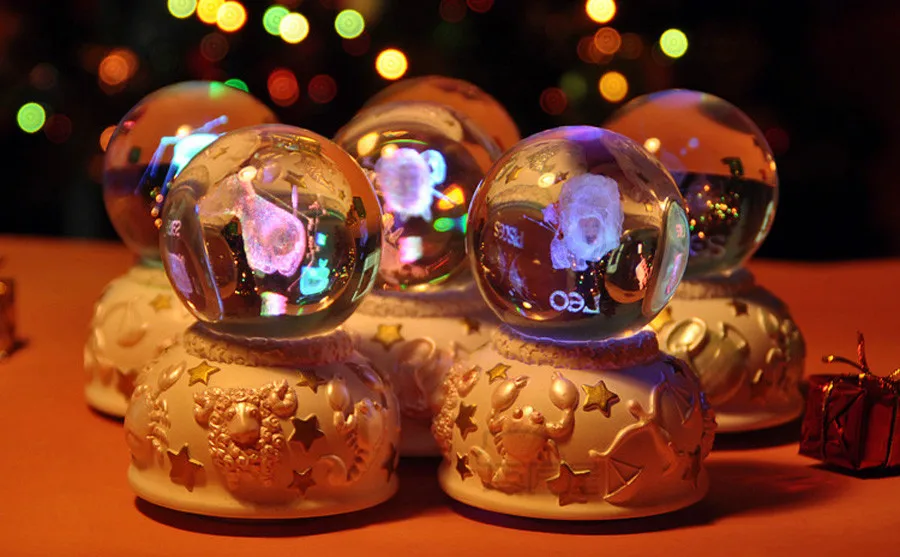 Crystal ball music box (8)