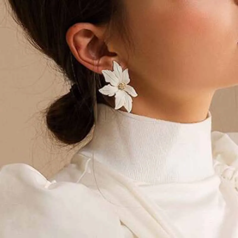 

Exquisite Colored Flowers Earrings Lady Charm Party Earring Clothing Jewelry Accessories Female Stud Earring Set