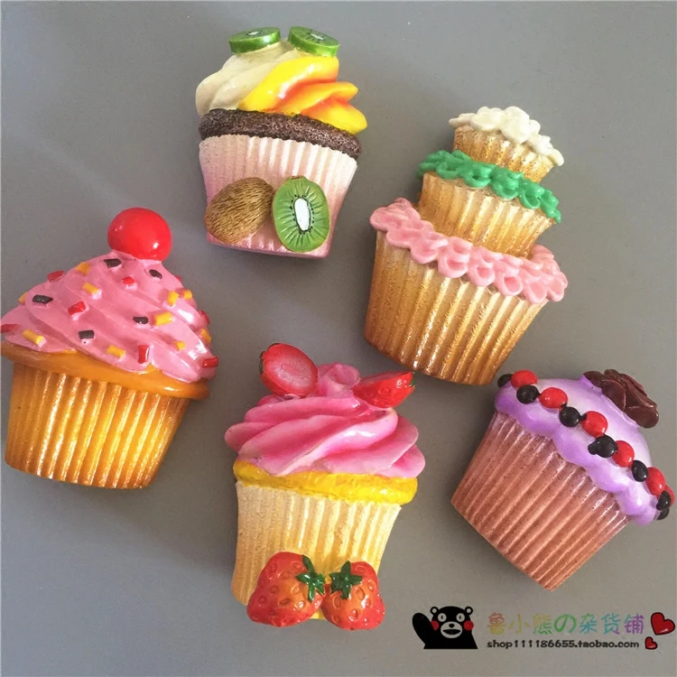 

Home Decoration Figurines Miniature Crafts Simulation Ice Cream Refrigerator Magnetic Sticker Cupcakes Model Fridge Magnets 5Pcs
