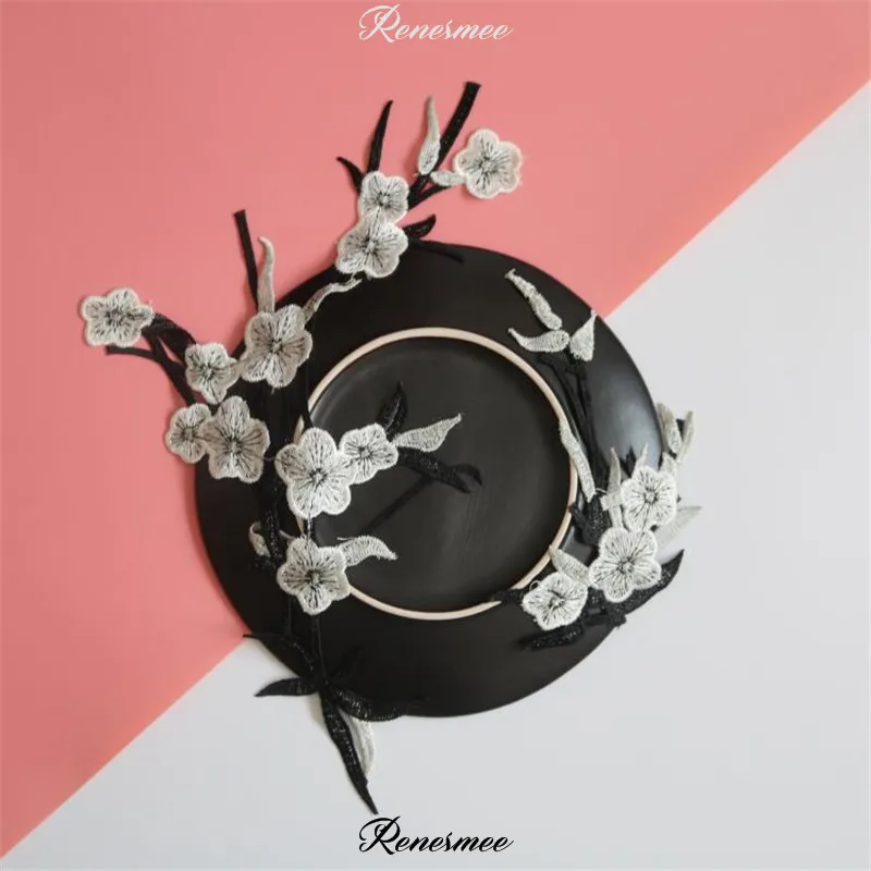

2Pairs Black and White Plum blossom DIY Computer Embroidery Clothing accessories Lace Applique Patch Green Leaves SX324