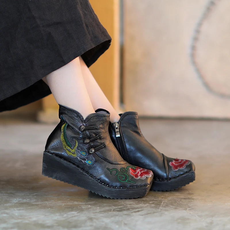 Women Embroidery Leather Ankle Boots 5 CM High Heels Flower Winter Shoes Women 2018 Retro Handmade Leather Martin Boots Brand цена Women Embroidery Leather Ankle Boots 5 CM High Heels Flower Winter Shoes Women 2018 Retro Handmade Leather Martin Boots Brand цены онлайн
