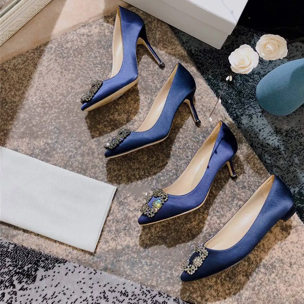 Chuezy/шелковые женские туфли-лодочки со стразами; элегантные пикантные женские туфли на высоком каблуке; женская обувь с острым носком; женские туфли-лодочки из экстремальной кожи - Цвет: Dark blue 1cm heels