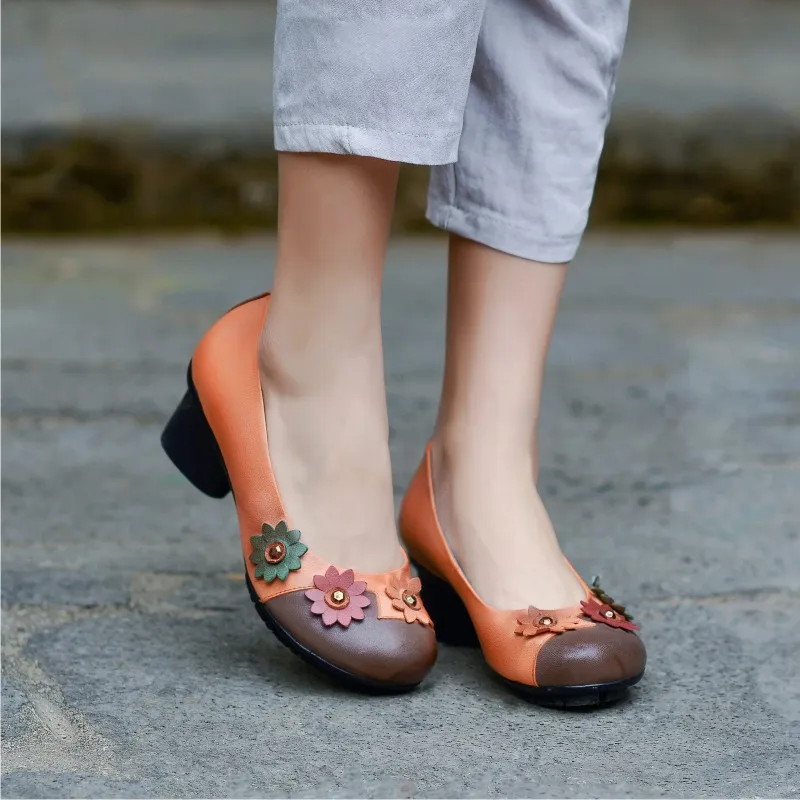 Женские офисные туфли из натуральной кожи на среднем каблуке; сезон весна-осень; женские туфли-лодочки ручной работы с цветами; туфли телесного цвета на каблуке 668-6