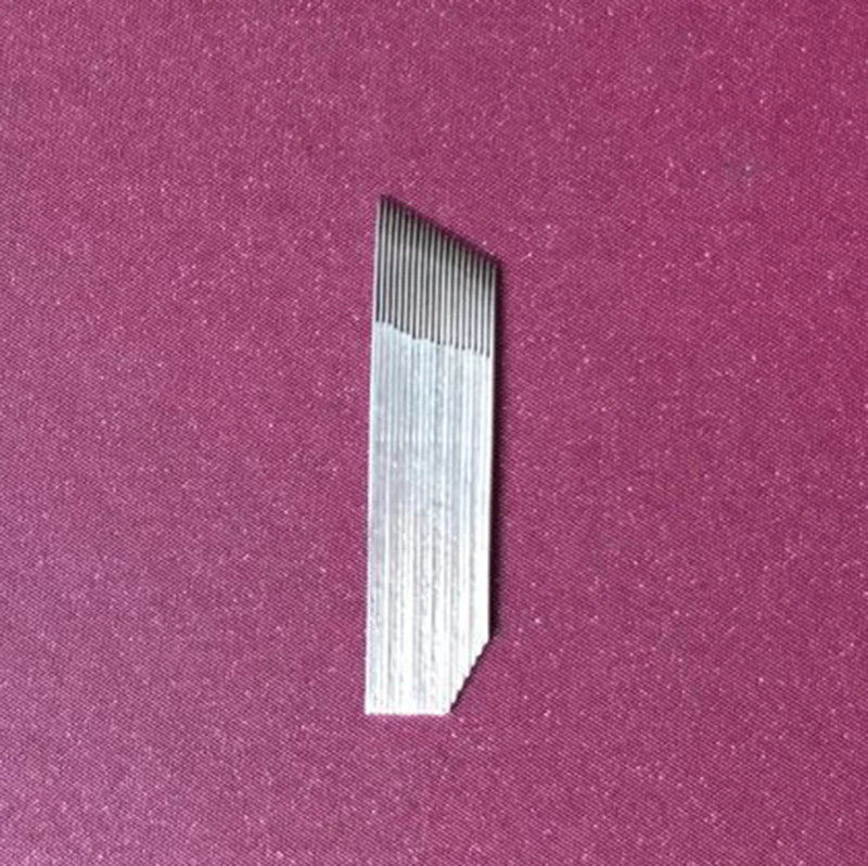 

NEW 20 Pin Straight Slope Needle Bevelled 100pcs Microblading Blade Manual Microblades for Eyebrow Permanent Makeup