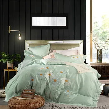 

2018 Egyptian Cotton Bedding set 4pcs flowers Embroidery bedsheet pillowcase Queen duvet cover bed set king size quilt bedlinen