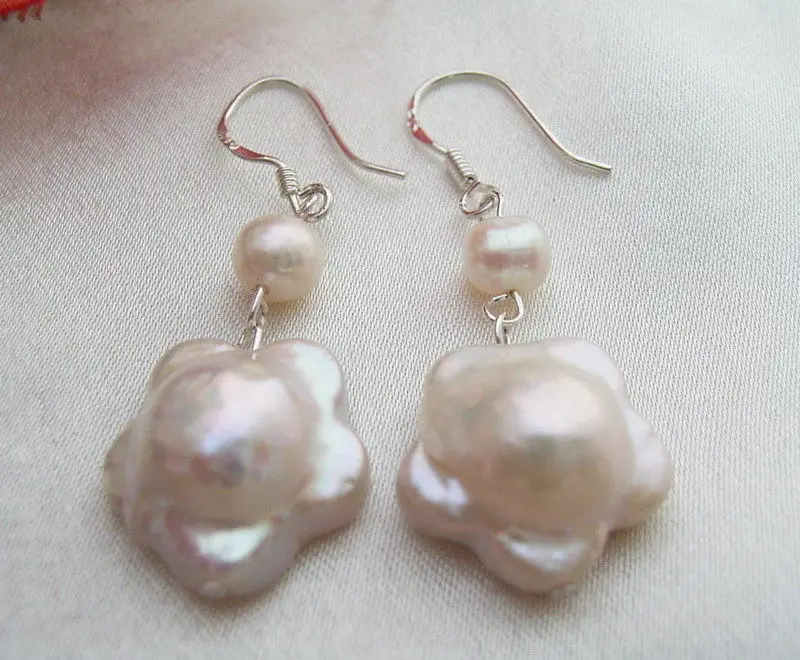 

15mm White Flower Pearl Earrings
