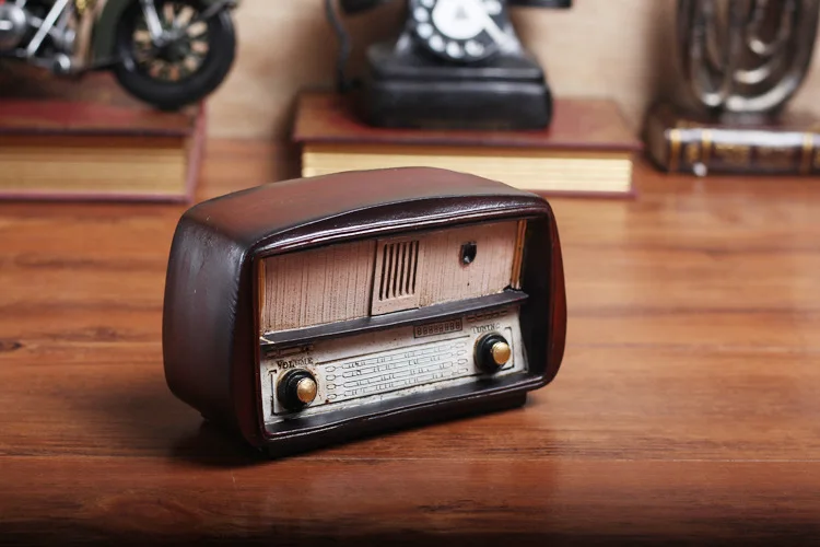 

Europe style Resin Radio Model Retro Nostalgic Ornaments Vintage Radio Craft Bar Home Decor Accessories Gift Antique Imitation