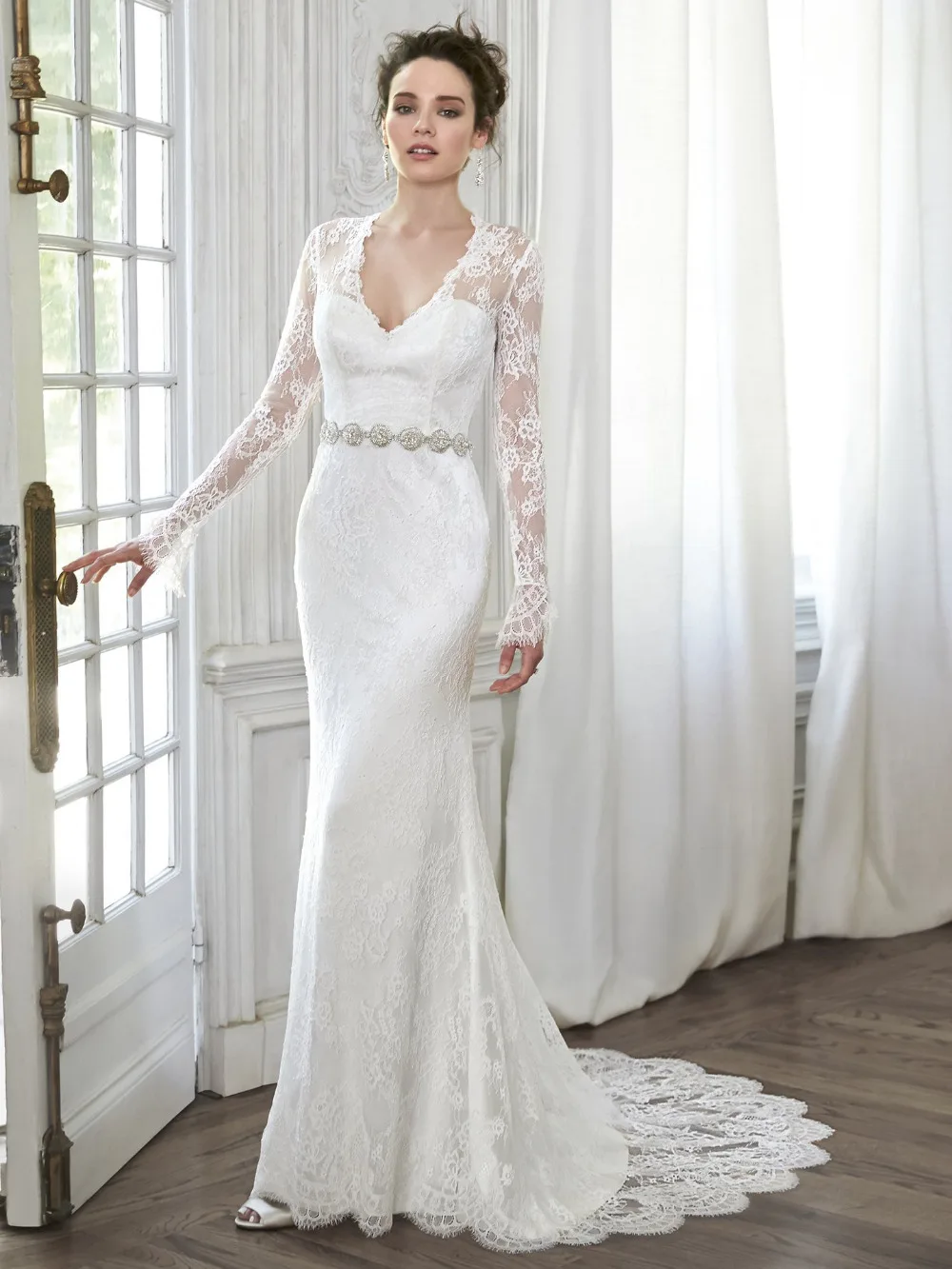 Chinese Long Sleeve Lace Wedding Dress