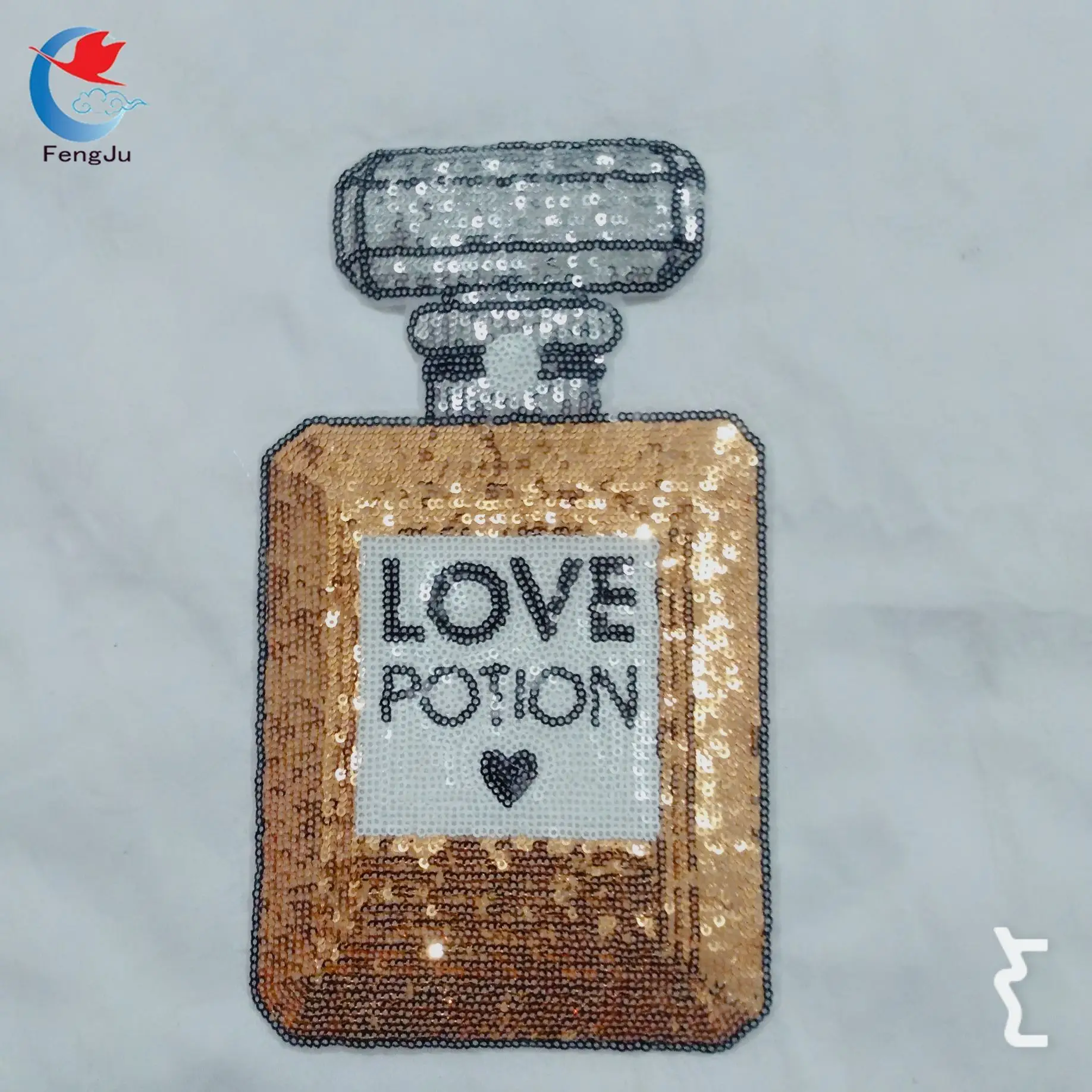 

FengJu CC Perfume Bottle sequined Patches Iron on Patches for Clothes stickers applique stickers fabric embroidery sequin 1pc