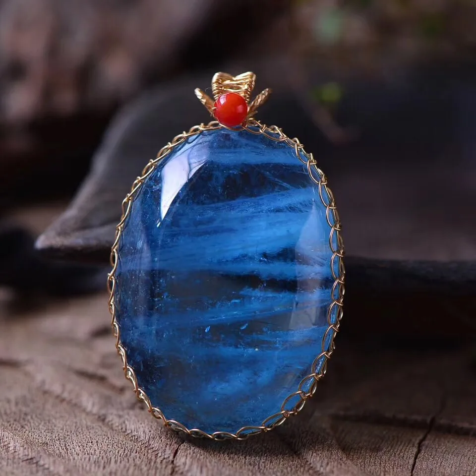 

39x28.8x11mm Natural Aquamarine Blue Transparent Crystal Pendant With Fashion Ocean Necklace For Women AAAAA Drop Shipping