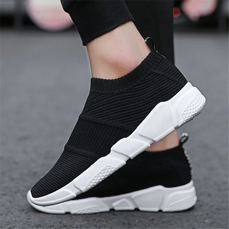 2019 Brand Men Socks Sneakers Black White Man Fashion Casual Shoes Breathable Mesh Comfortable Light Slip-on Flats Shoes Loafers