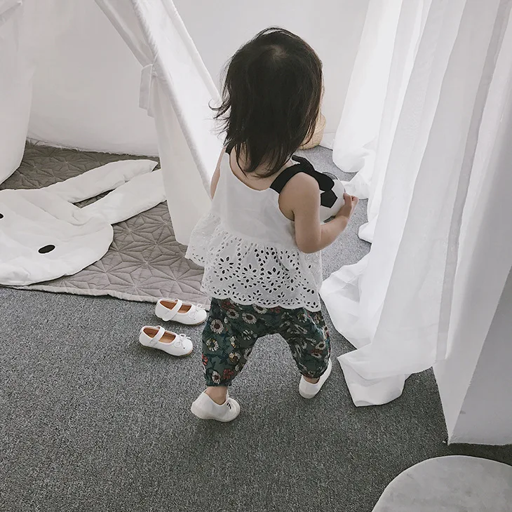 Одежда для маленьких девочек 2, 3, 4, 5, 6 лет модные хлопковые топы на бретельках без рукавов, штаны с цветочным принтом стильная одежда для девочек, летняя одежда