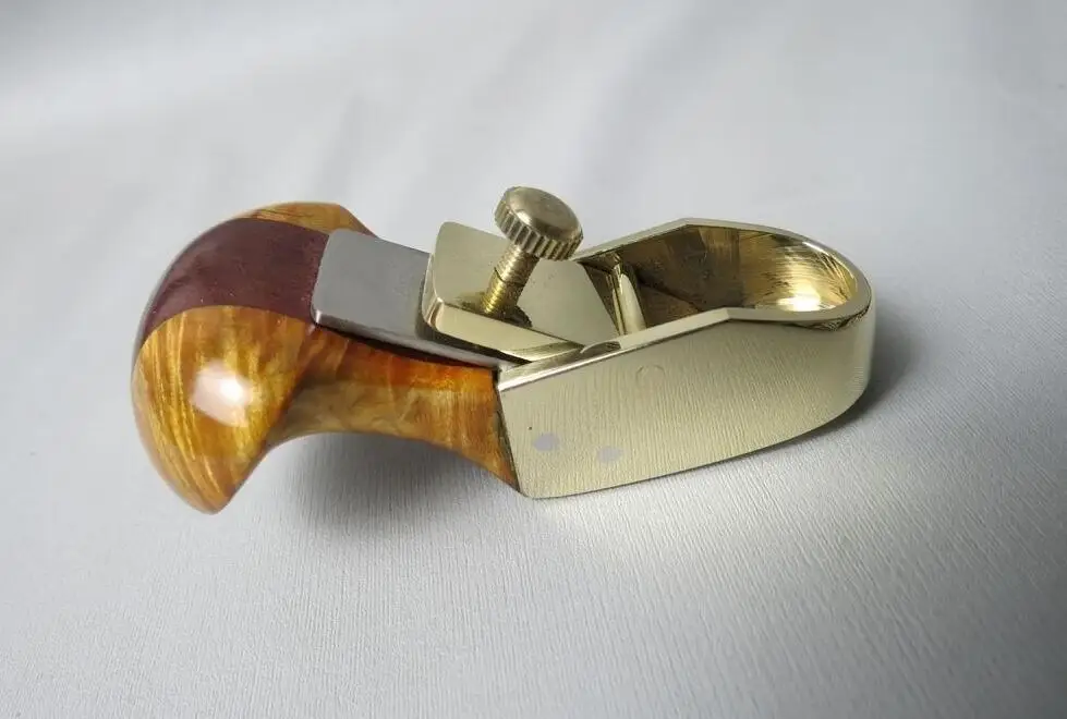 

Thumb brass convex bottom planes 1 7/8" violin.cello bass.woodworking tool
