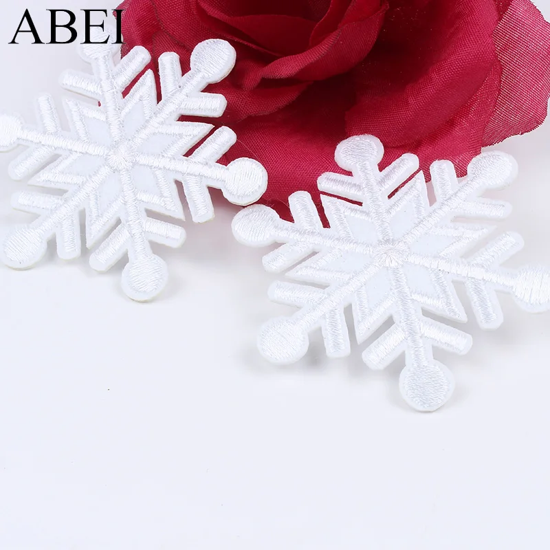 

10PCS 65mm Iron On White snowflake Stickers Embroidery Fabric Appliqued Sew On Dress Shirts Pants Backpack Shoes Patch DIY