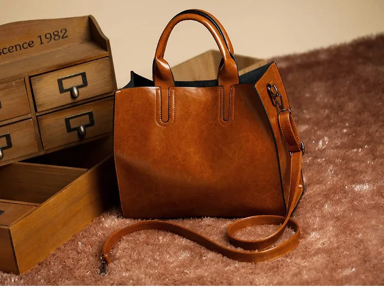 фейковые сумки известных брендов. брендовые сумки реплики. сумка люксовая копия.