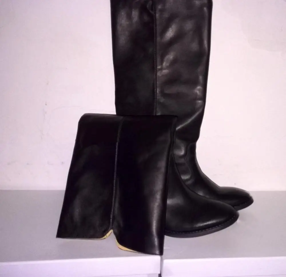 Европейский дизайн; женские ботинки; кожаные прямые ботинки с высоким голенищем; сапоги с плоским коленом, визуально увеличивающие рост; обувь на танкетке - Цвет: Черный