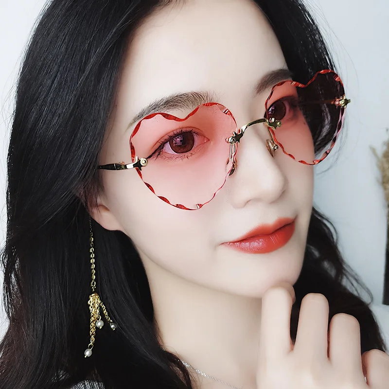 Classic love cut woman's sunglasses retro peach heart female sunglasses gradient color colorful fashion personality glasses