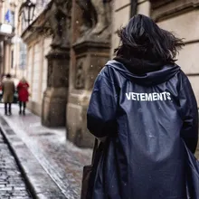 Vete мужской черный плащ ts верхняя одежда водонепроницаемый солнцезащитный плащ с капюшоном Vete Мужской плащ ts Мужская портативная ветровка Loog Vete для мужчин ts