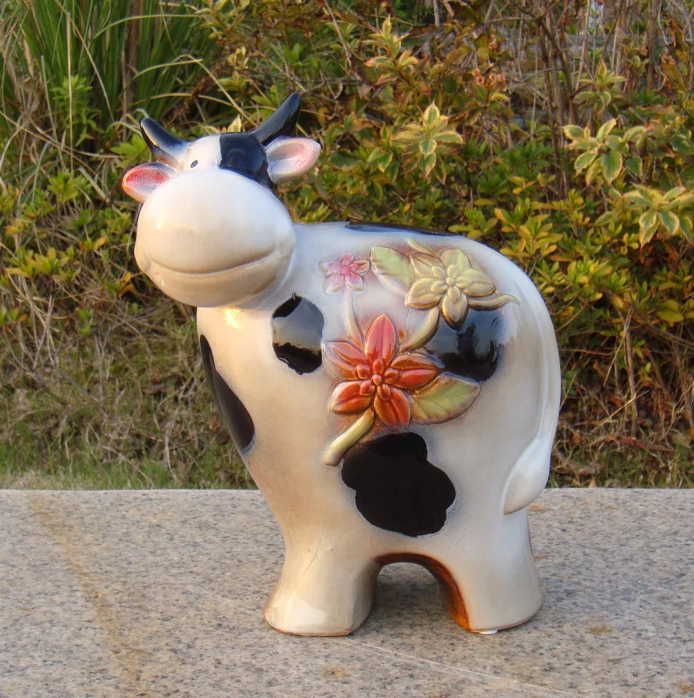

Porcelain Cow Sculpture Handmade Ceramics Ox Statue Ornament Craft Accessories Furnishing for Birthday Gift and Shelf Decoration