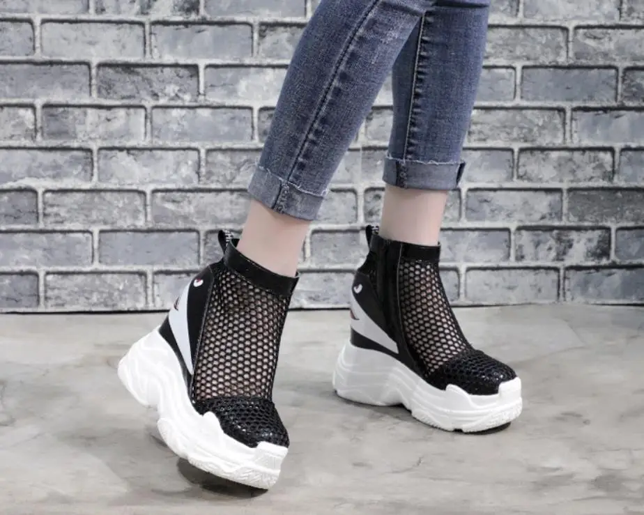 

Spring and Autumn new thick inside increase waterproof table pine cake sandals