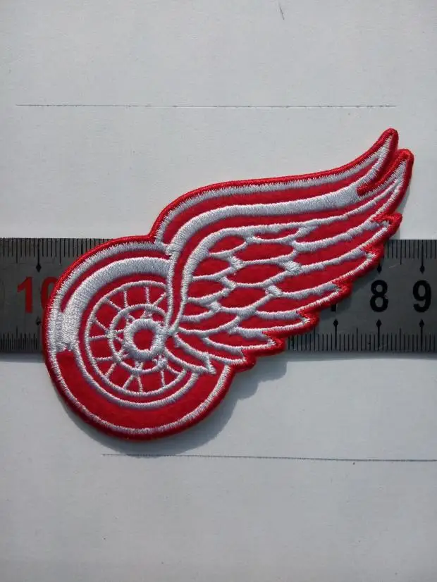 

2pcs/lot NHL National Hockey League club Team Red Wings logo iron on Patch Aufnaeher Applique Buegelbild Embroidered badge