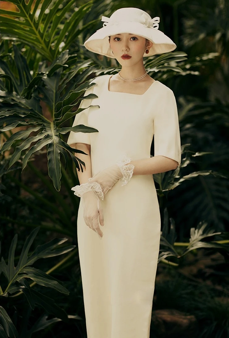 

Vintage Satin Tea Length Wedding Dresses 2019 With Short Sleeves Sheath Squarer Neck Casual Reception Bridal Gowns New