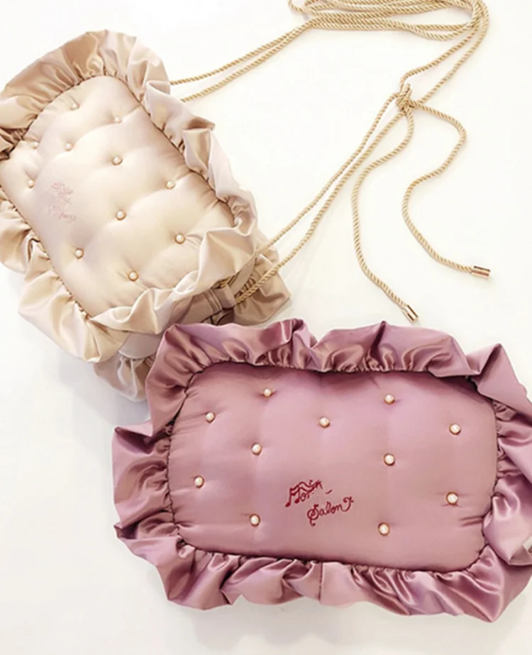 

Bag Japanese girl soft silk silk embroidered lace pearl pillow bag shoulder slung small square bag funny fashion