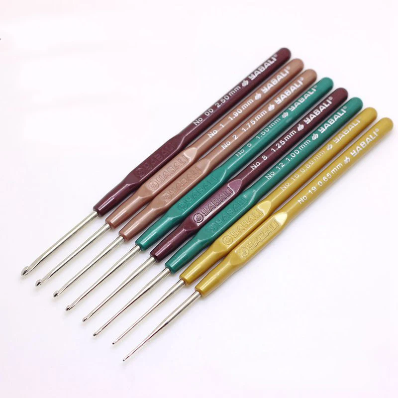 8pcs New Knitting Needles ABS Handle Iron oxide hook Crochet Hooks