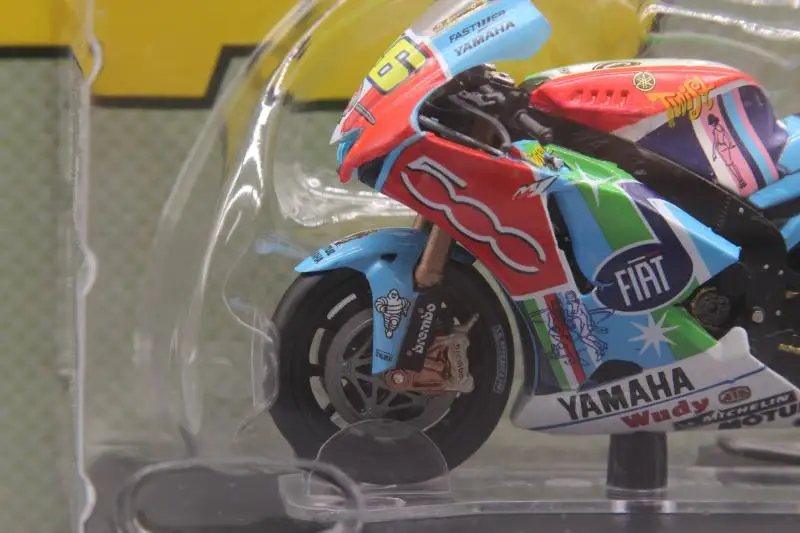 Leo 1:18 FIAT Yamaha YZR-M1 2007 мотоцикл сплав модель автомобиля литье под давлением металлические игрушки подарок на день рождения для детей мальчиков