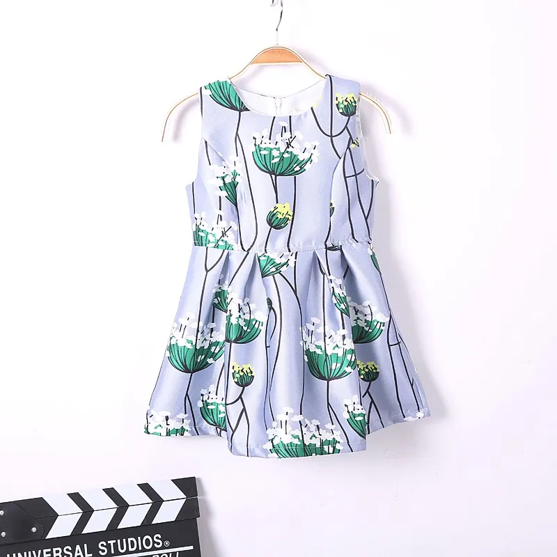 Летняя одежда для семьи Европейский стиль Костюмы Семейные платья модные с цветочным принтом дочки и мамы платья