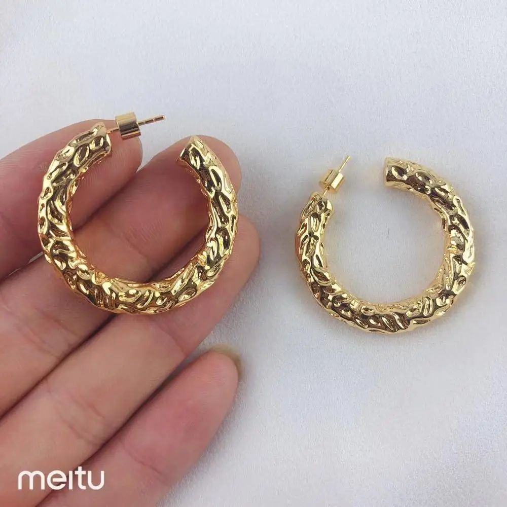 

Trendy big open circle sags and crests gold hoop earrings for women