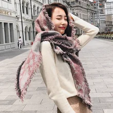 Women Bohemia style Scarf knitted circular yarn triangular scarves jacquard tassels ethnic wind autumn and winter Ladies Scarf Women Bohemia style Scarf knitted circular yarn triangular scarves jacquard tassels ethnic wind autumn and winter Ladies Scarf