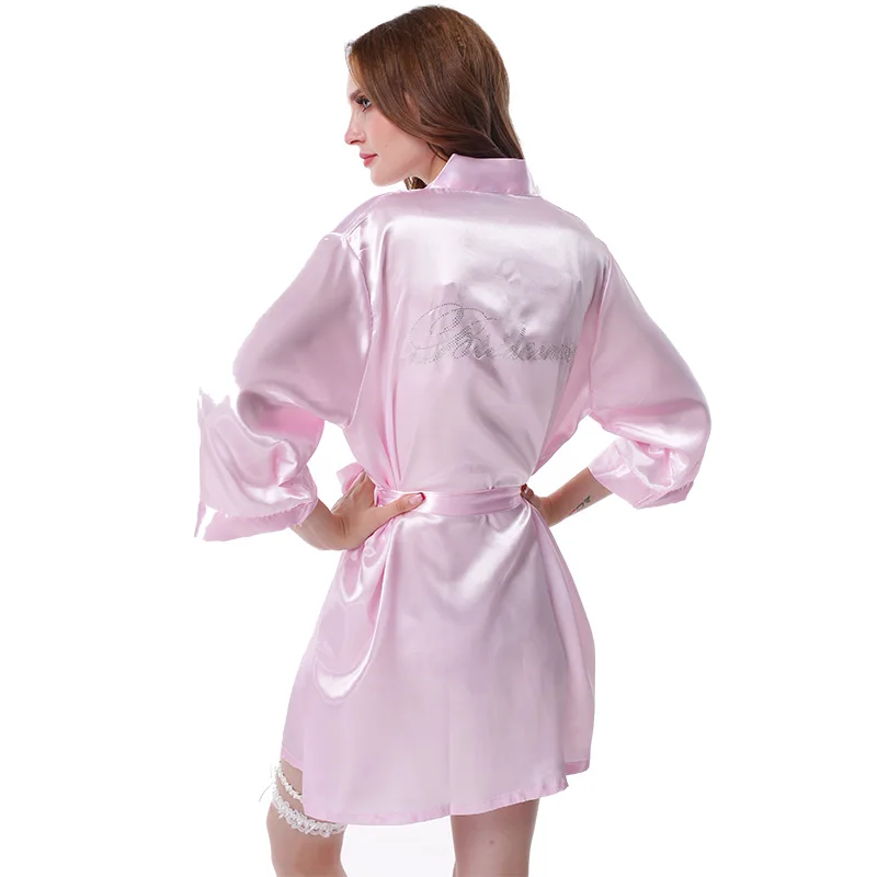 Стиль кимоно халаты короткий стиль шелк женская ночная одежда ночная рубашка в комплекте с купальным халатом DIY слово доступно для свадебной вечеринки невесты