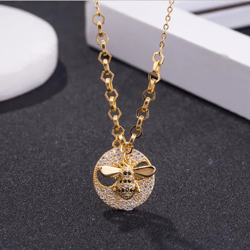 

S925 Sterling Silver Crystal Bee Circle Pendant Necklace Women Clavicle Chain Luxury Designer Necklaces Choker Collier Bijoux