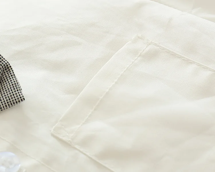 3598834341_2068599042