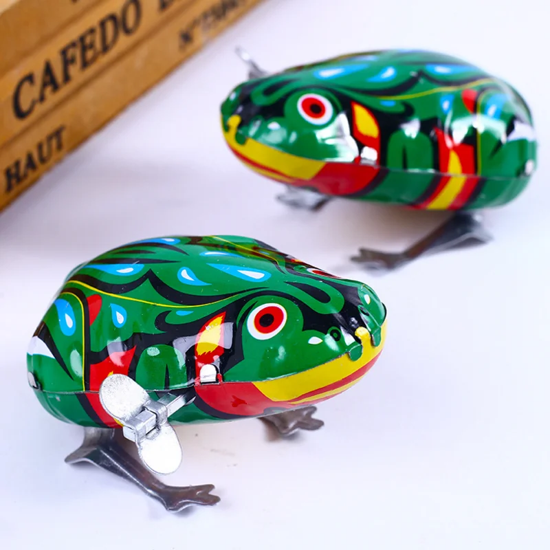1pcs fun new Kids Classic Tin Wind Up Clockwork Toys Jumping Frog