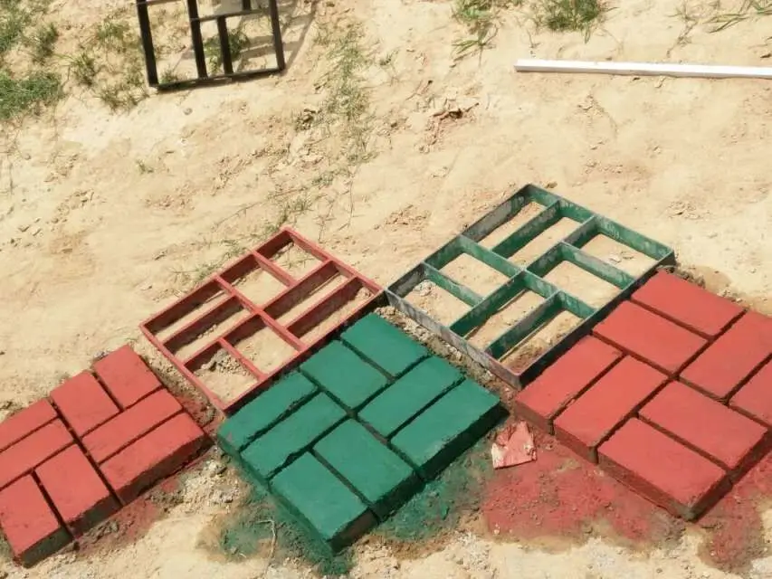 40*40*4 cm Pavement Mold Plastic Path Maker Paving Concrete Mold For Garden Path Pathmate Shovel