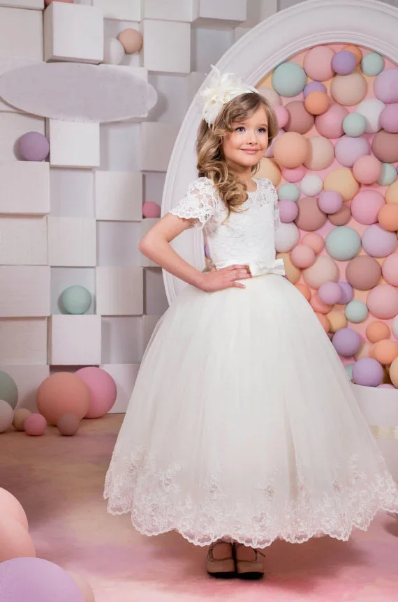 

2018 New Hot White Lace Flower Girls Dresses Ankle Length Girls First Communion Dress Princess Wedding Dress Ball Gown