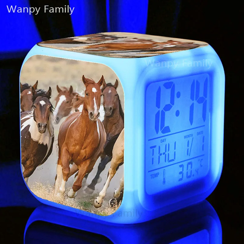 Будильник с бегущей лошадкой для детской комнаты прикроватный Настольный Многофункциональный светящийся светодиодный цифровой будильник с изменением цвета - Color: Chocolate