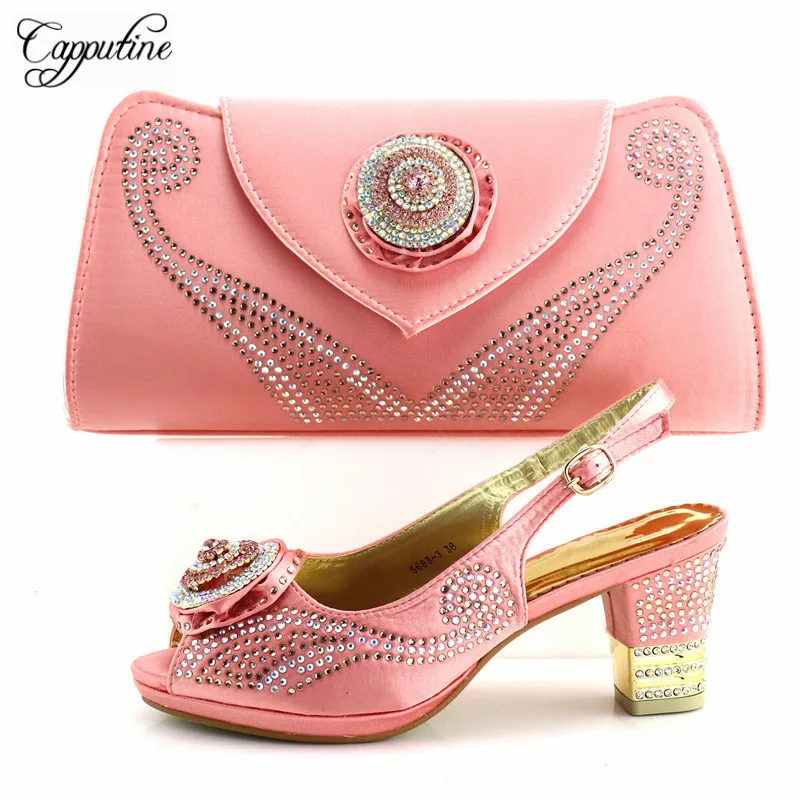 Nouveau Et Capputine Chaussures Fête De Femme Tx Assorti Bleu Style Sac Italien La Sacs Strass peach 5683 Hauts atrovirens 2018 Motif Talons Ensemble Pour À rouge 55rWncf6