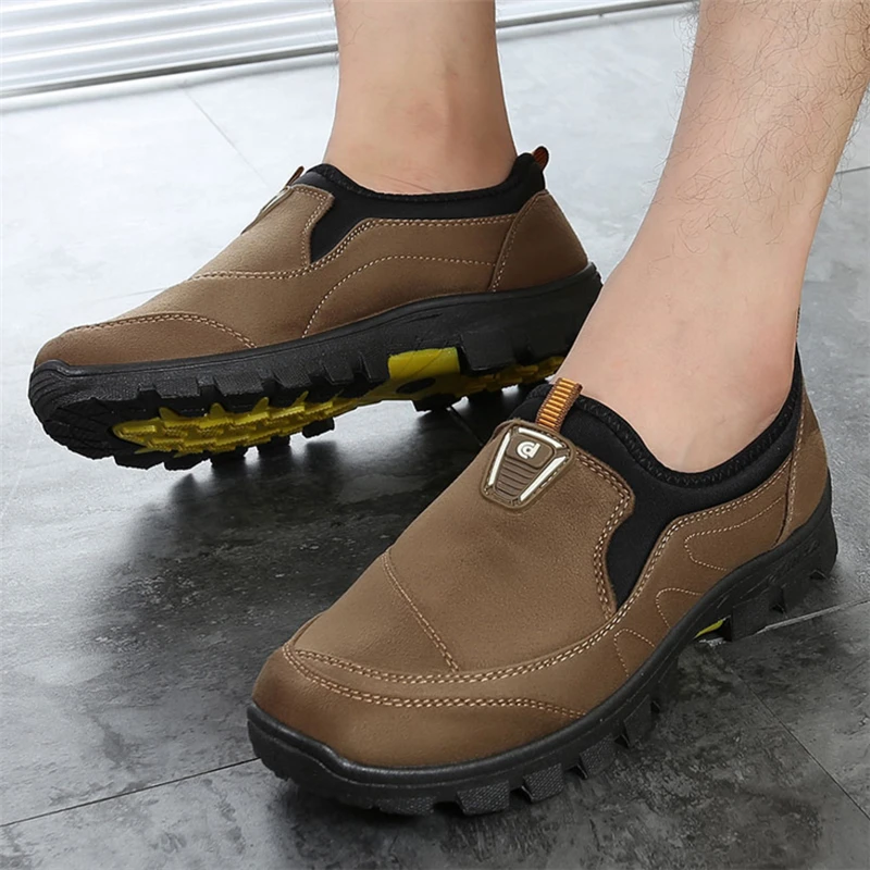 

High quality New Men Hiking Shoes Nubuck Climbing Shoes Waterproof Outdoor Men Trekking Shoes Genuine Mountain Shoes Sneakers