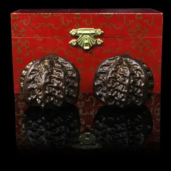 

Chinese hand carved Handball walnuts Man playing wood carving Health massage Ball fitness walnut palm for elderly health gift