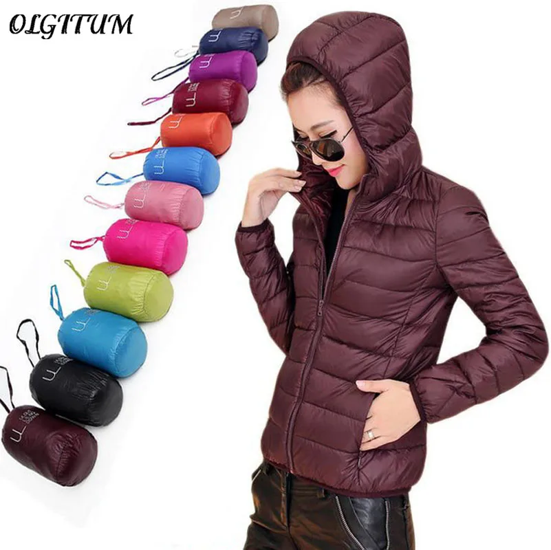 Компактный пуховик в мешочке мужской. Легкий пуховик. Пуховик в мешочке. Пуховик в мешочке. Куртка в мешочке женская.