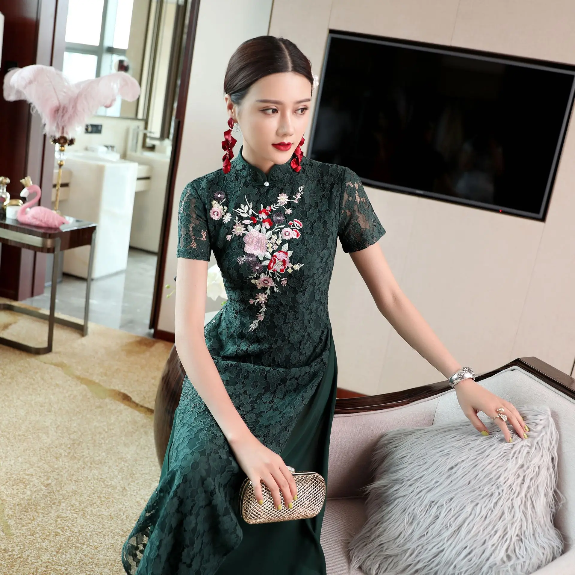 

High classic Vietnam Ao Dai Asian lace embroidery qipao dress for women