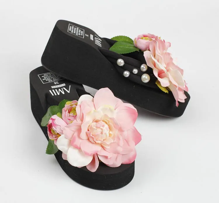 2019 New Summer Anti-skid Hand Flowers Beach Slippers Womens Most Comfortable Wedge Flip Flop Shoes Cheap45