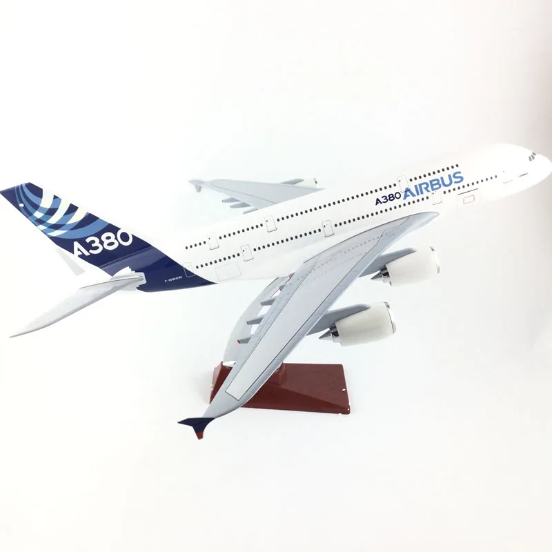 Бесплатная доставка 45-47 см A380 модель самолета из металлического основания и