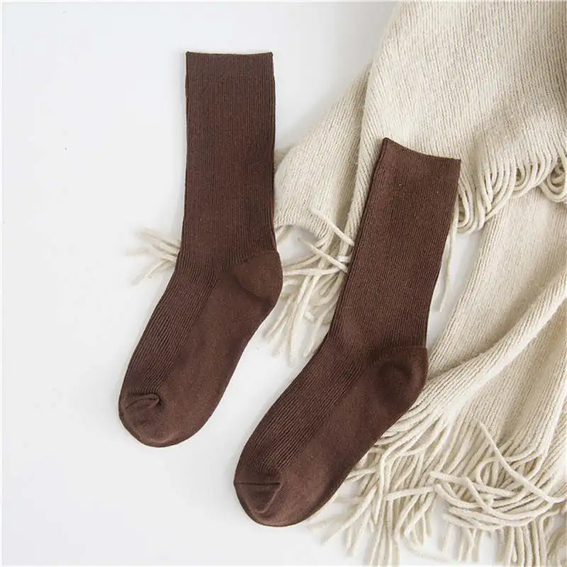 1 пара модных разноцветных дизайнерских женских носков теплые высококачественные осенне-зимние короткие носки для женщин однотонные женские короткие носки - Цвет: Коричневый