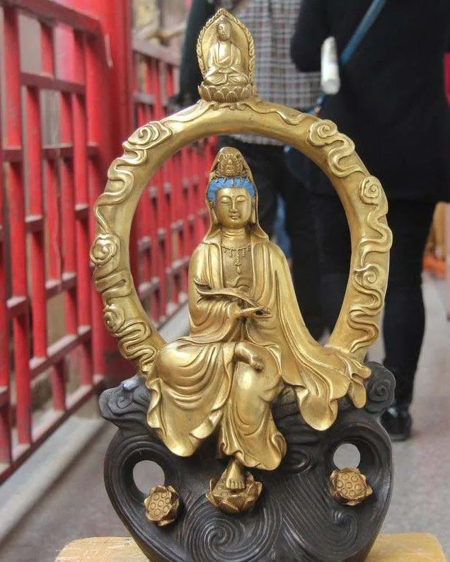 

Tibet Copper Bonze Ruyi Crescent Guanyin Comfortable Kwan-yin Bodhisattva Statue