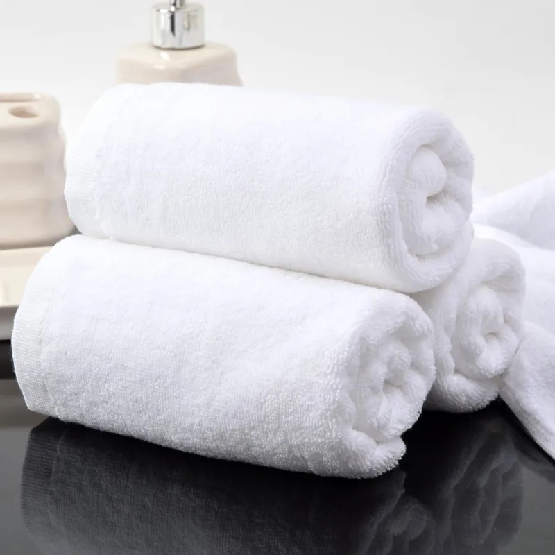 Хлопчатобумажное полотенце. Полотенце Bath Towel. Полотенце для лица. Полотенце махровое белый.